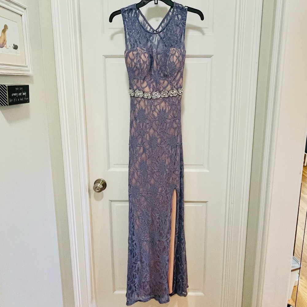 Gorgeous Lace Overlay Floor length Dress 👗